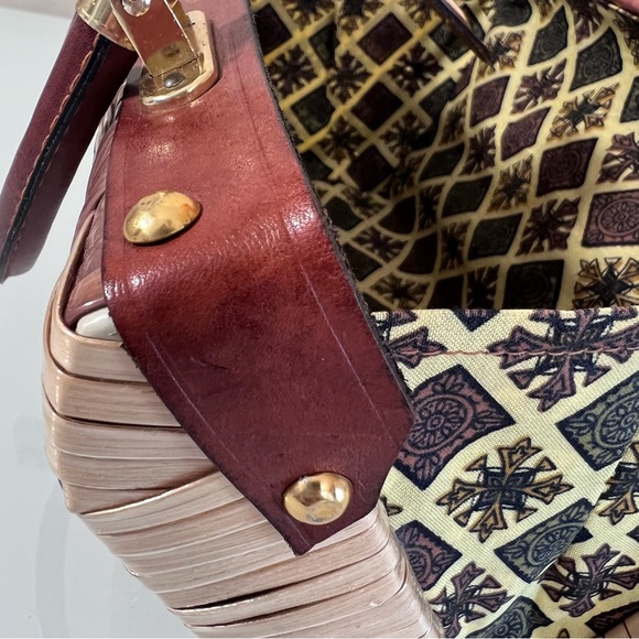 PURSE | Brown, tan & gold checkered basket woven medium box spring hand purse - Picture 10 of 16